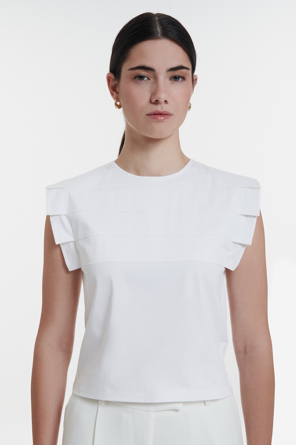 Chiara White Sleeveless Pleated Top - UPTOANI