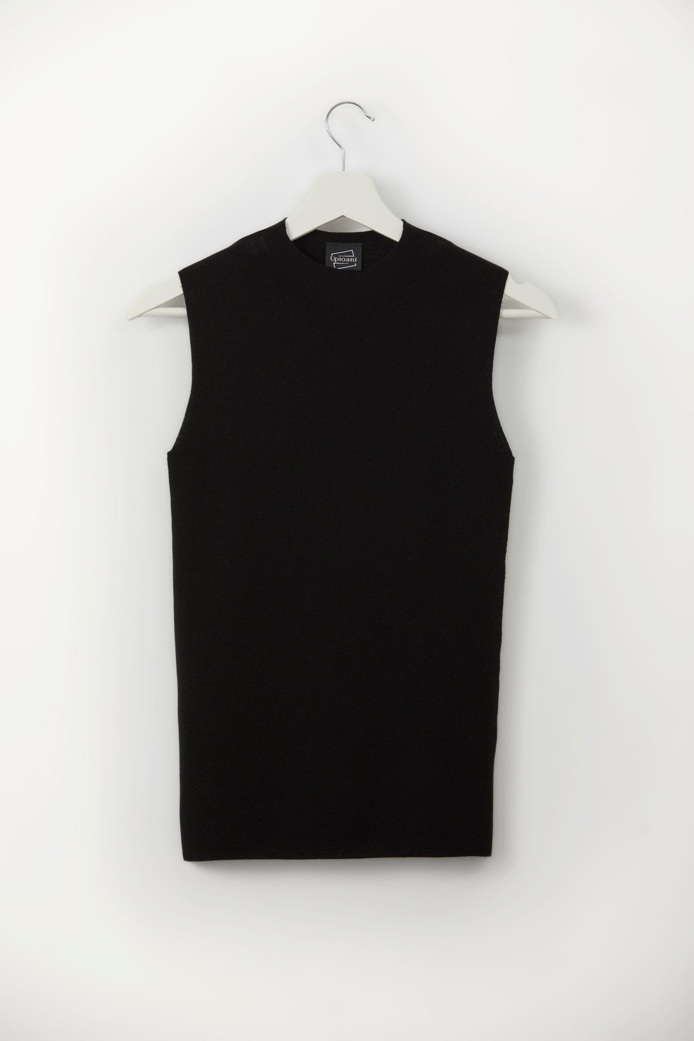 KATE Black Seamless Tank Top - UPTOANI