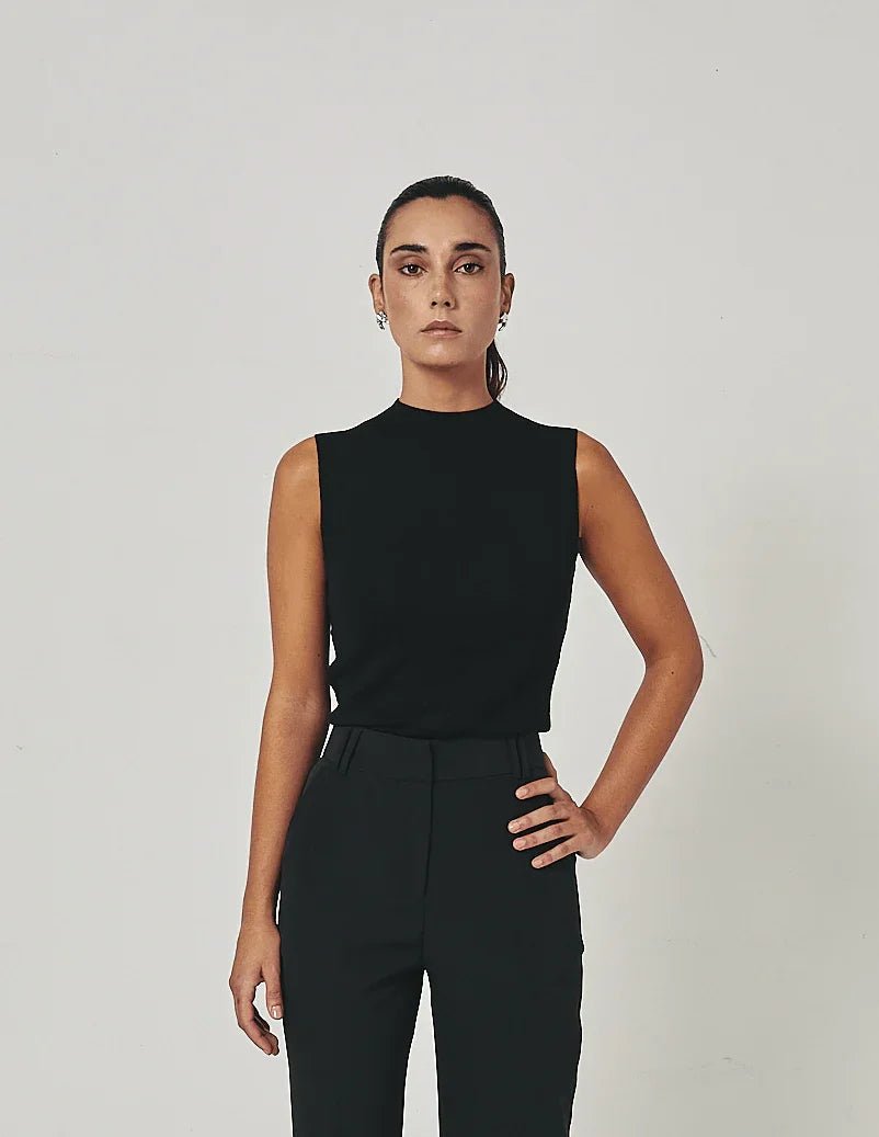 KATE. Black Seamless Tank Top - UPTOANI